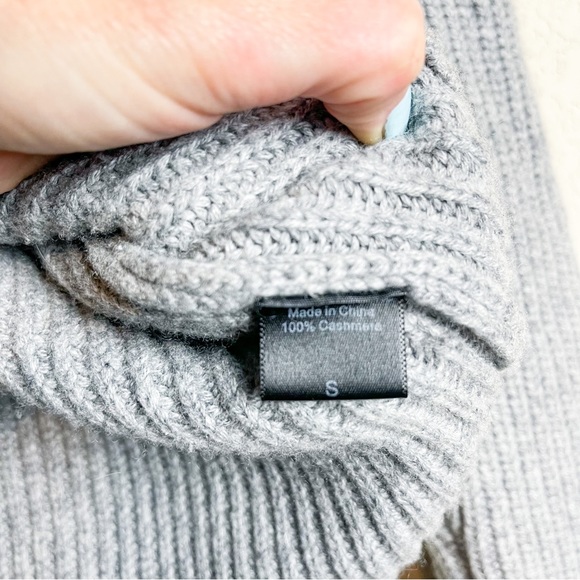 Jenni Kayne Cashmere Turtleneck Pullover Sweater
Heather Grey Size Small - Picture 4 of 9